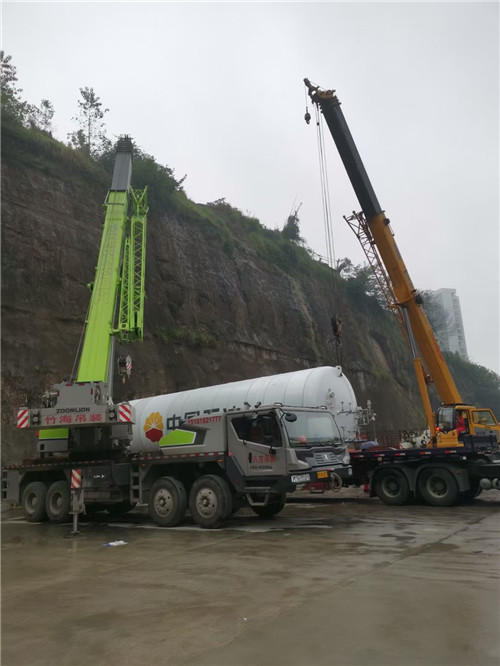 官渡区“不怕风雨冻”—— 吊车的 “恶劣环境适应” 技术